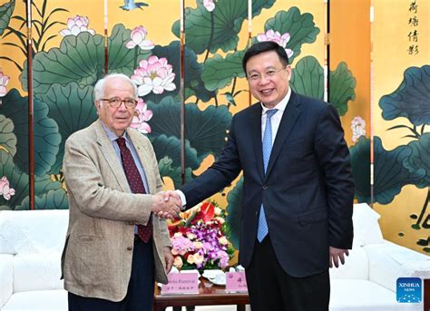 Xinhua president meets CEO of Class Editori 